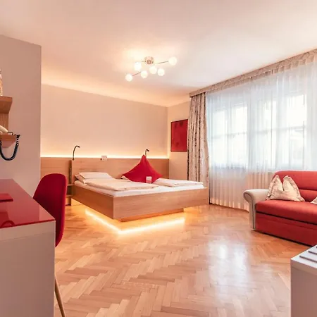 Rosenvilla Hotel 4*