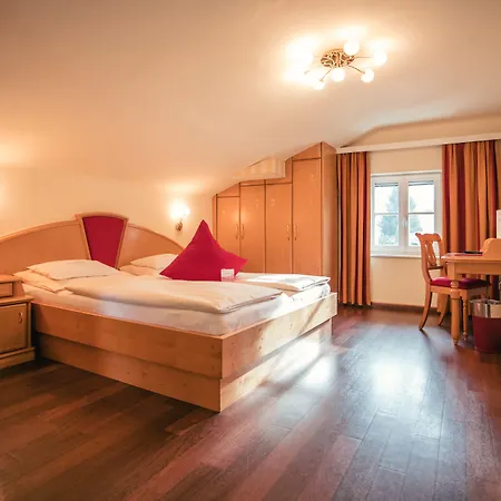 Отель Rosenvilla 4*