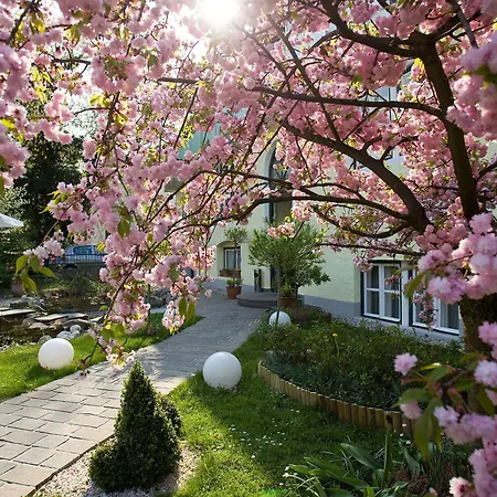 Отель Rosenvilla 4*