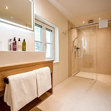 Hotel Rosenvilla 4*