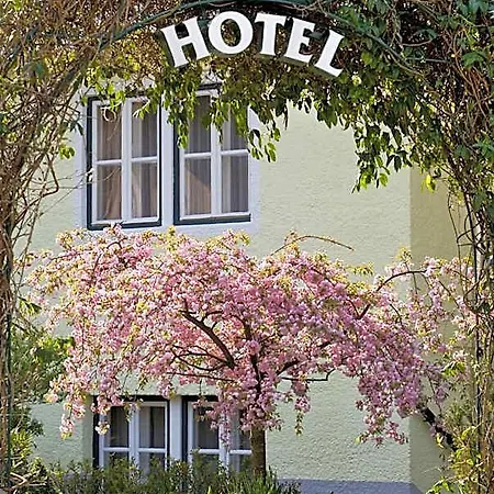 Rosenvilla Hotel 4*
