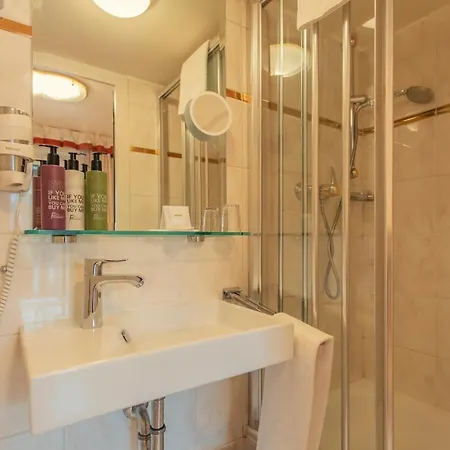 Hotel Rosenvilla 4*