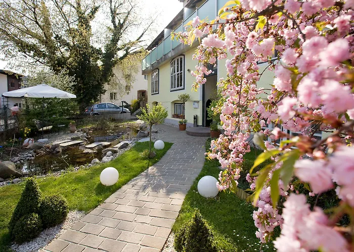 Rosenvilla Hotell 4*