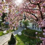 Hotel Rosenvilla 4*