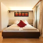 Rosenvilla Hotel 4*