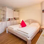 Rosenvilla Hotel 4*