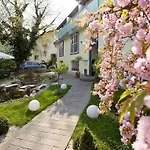 Rosenvilla Hotel 4*